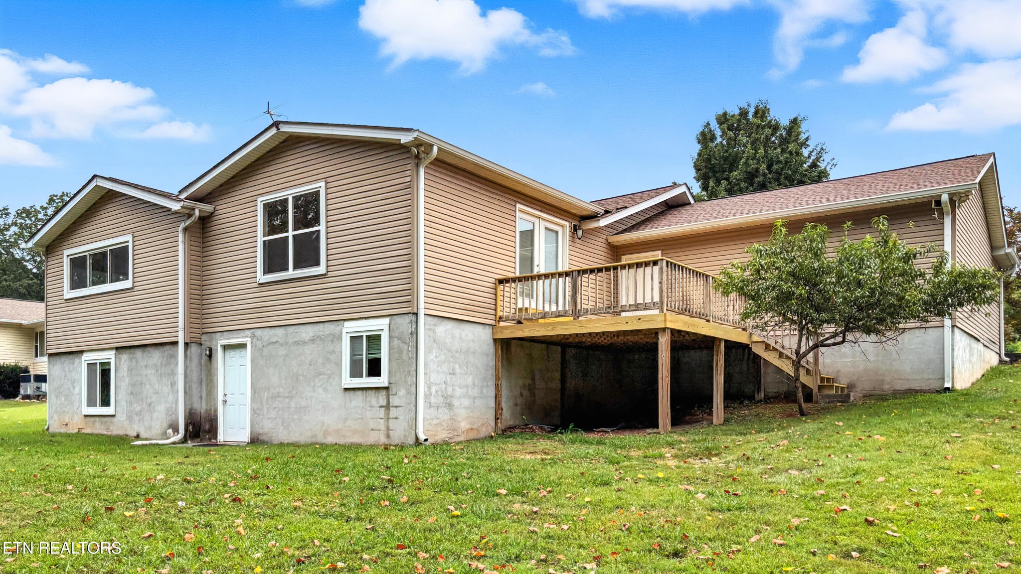 110 Ogden Circle Oak Ridge, TN 37830 - Photo 38 of 50 a front view of a house with a yard