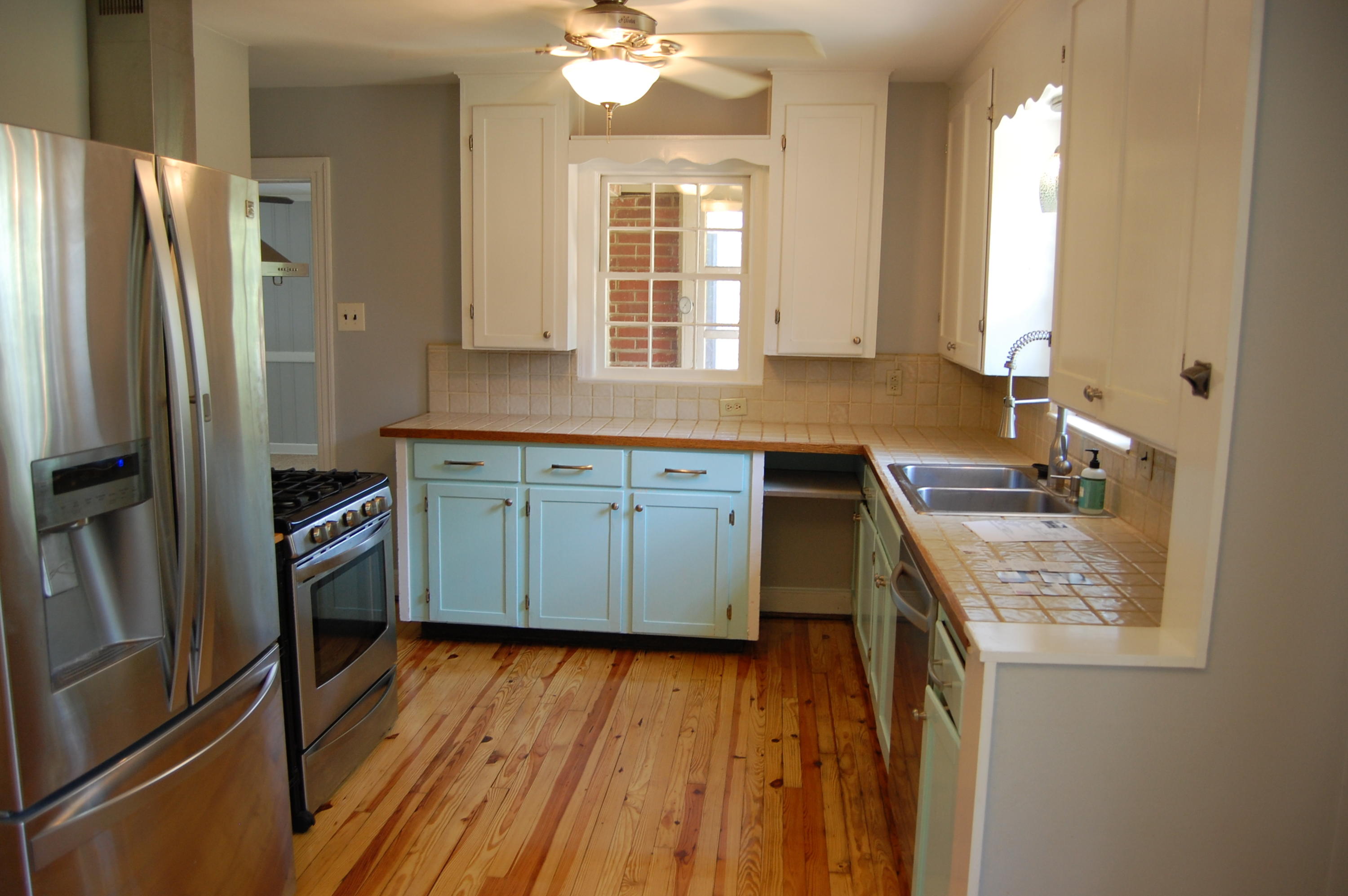 2346 Carlton Road Southwest Roanoke, VA 24015 - Photo 15 of 29 DSC_1800