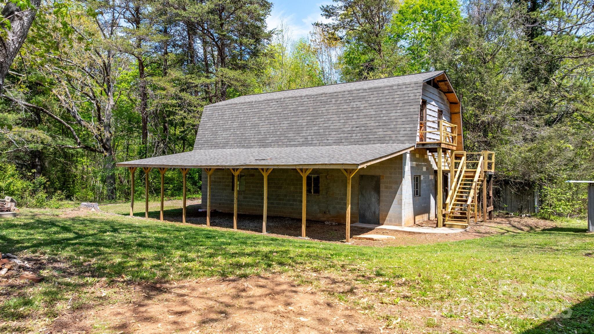 4067 Old Buff Road Hickory, NC 28602 - Photo 35 of 45 front view of a house with a yard