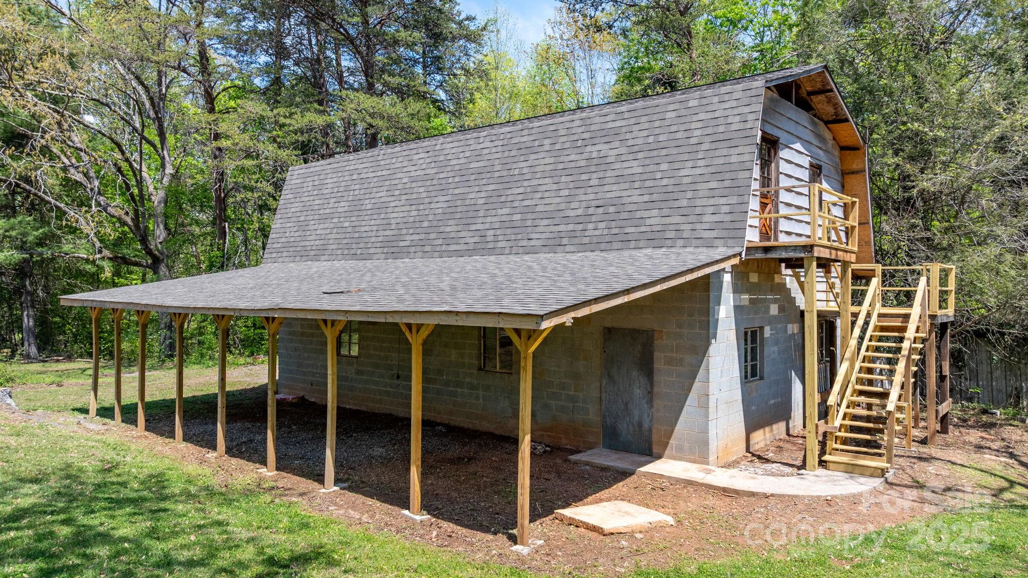 4067 Old Buff Road Hickory, NC 28602 - Photo 36 of 45 a side view of a house