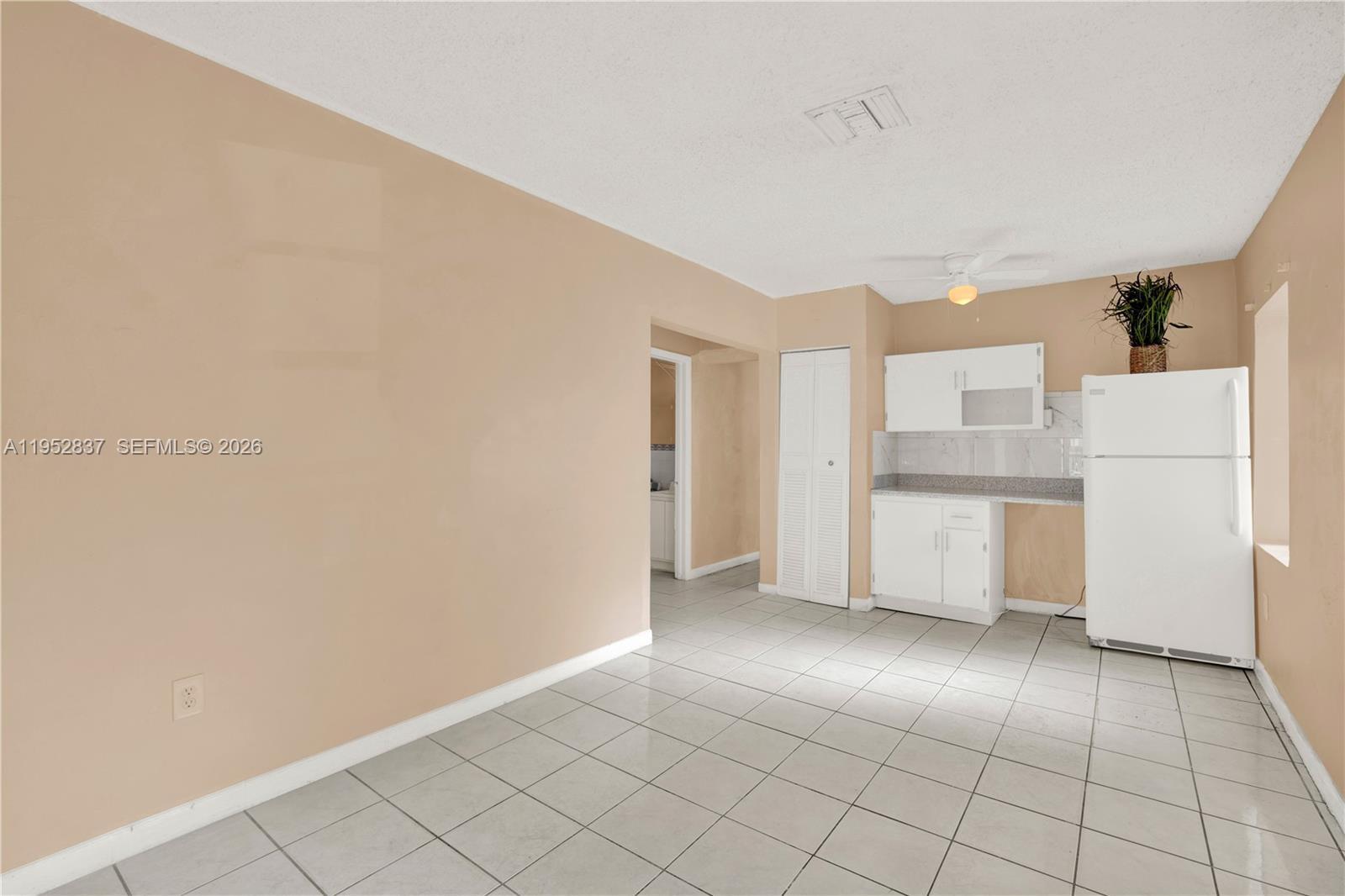 474 East 10th Street Hialeah, FL 33010 - Photo 4 of 38