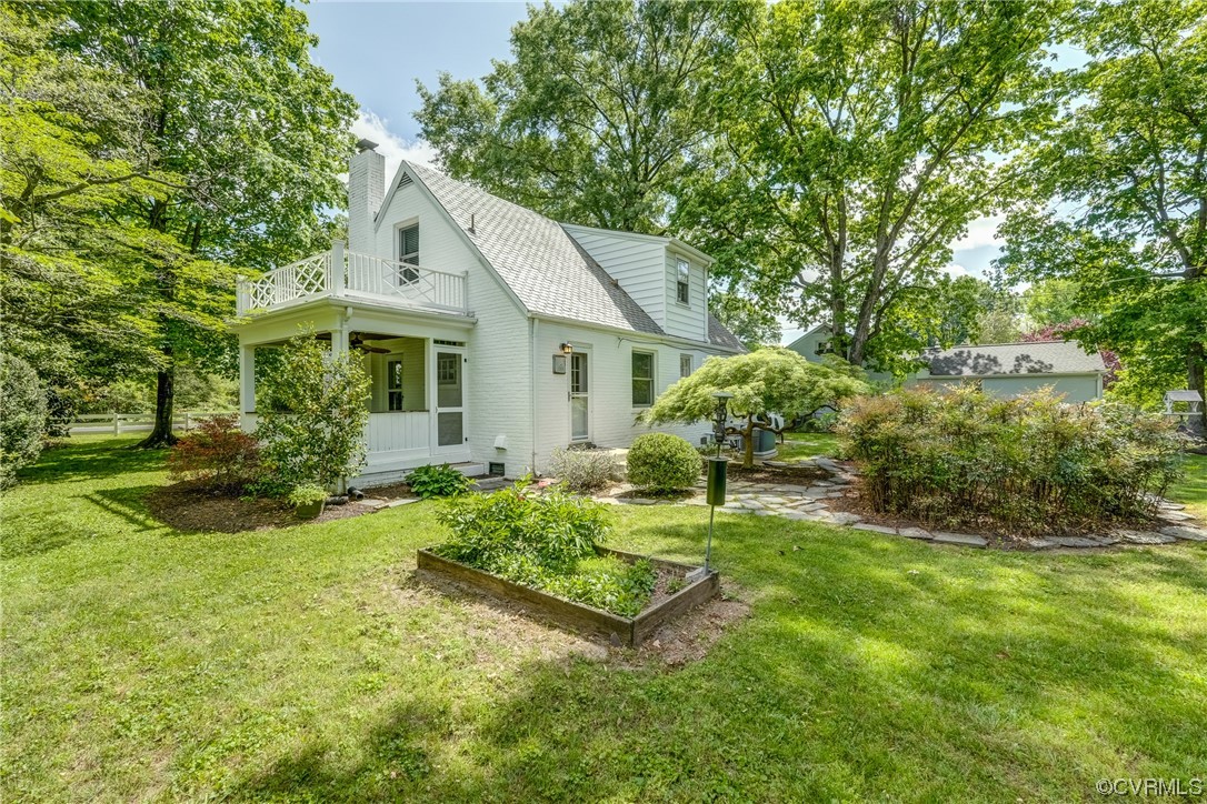 1802 Bremo Road Richmond, VA 23226 - Photo 40 of 50 a view of a house with backyard and garden