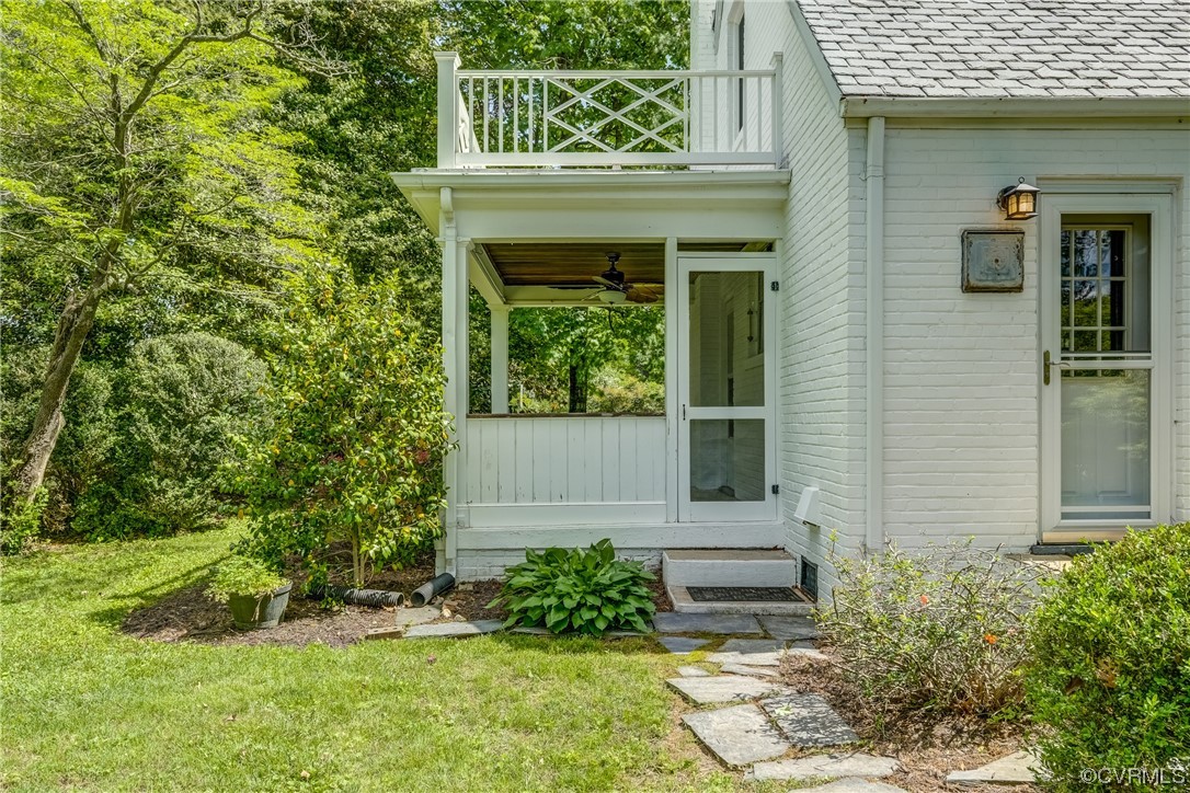 1802 Bremo Road Richmond, VA 23226 - Photo 43 of 50 a front view of a house with a yard