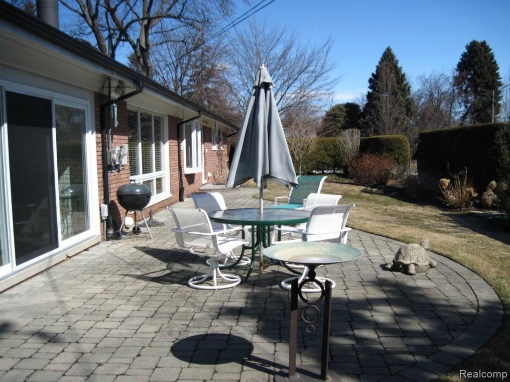 81 Willison Road Grosse Pointe, MI 48236 - Photo 23 of 24 IMG_2259.jpg