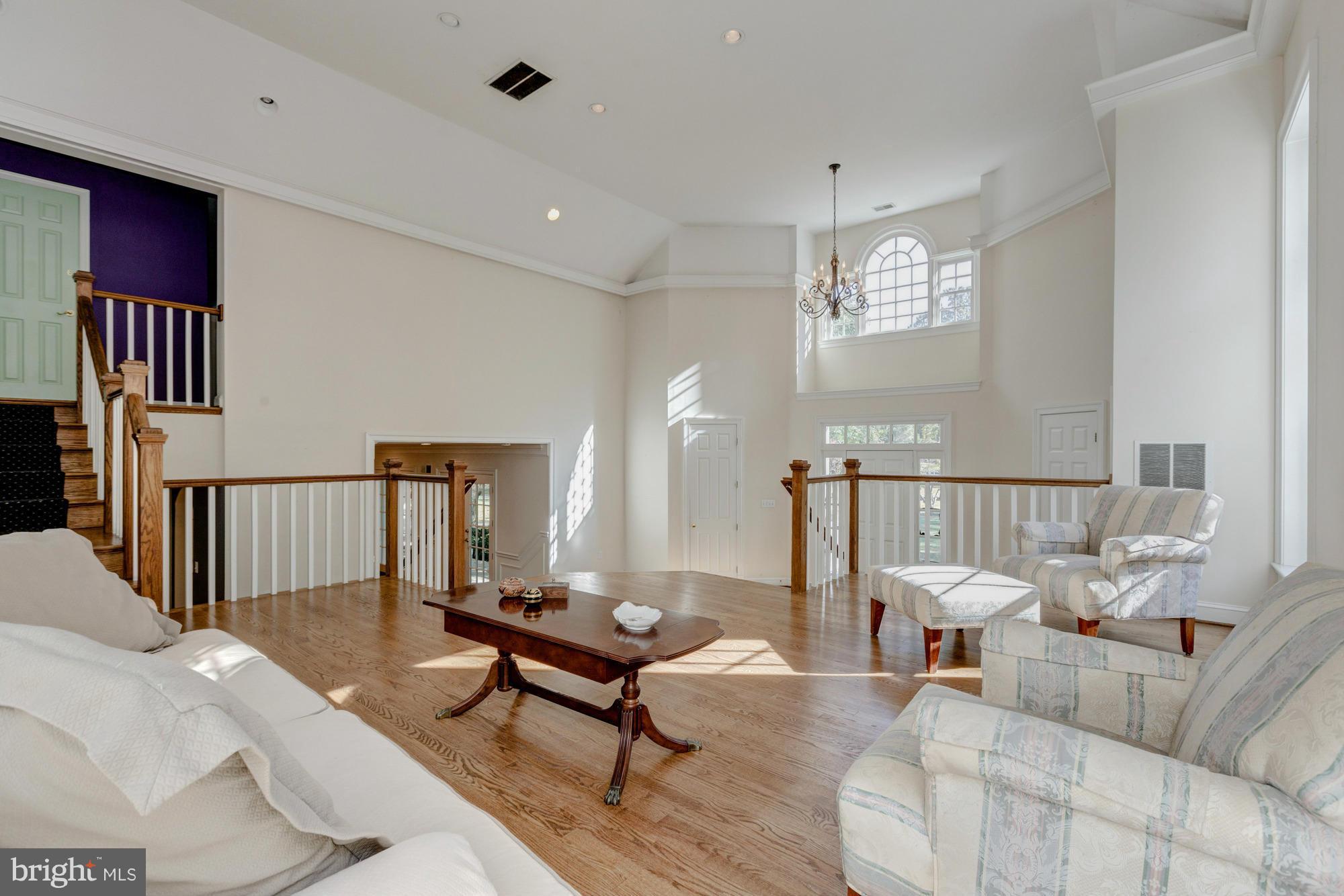 10110 Chapel Road Potomac, MD 20854 - Photo 3 of 26 Living Room