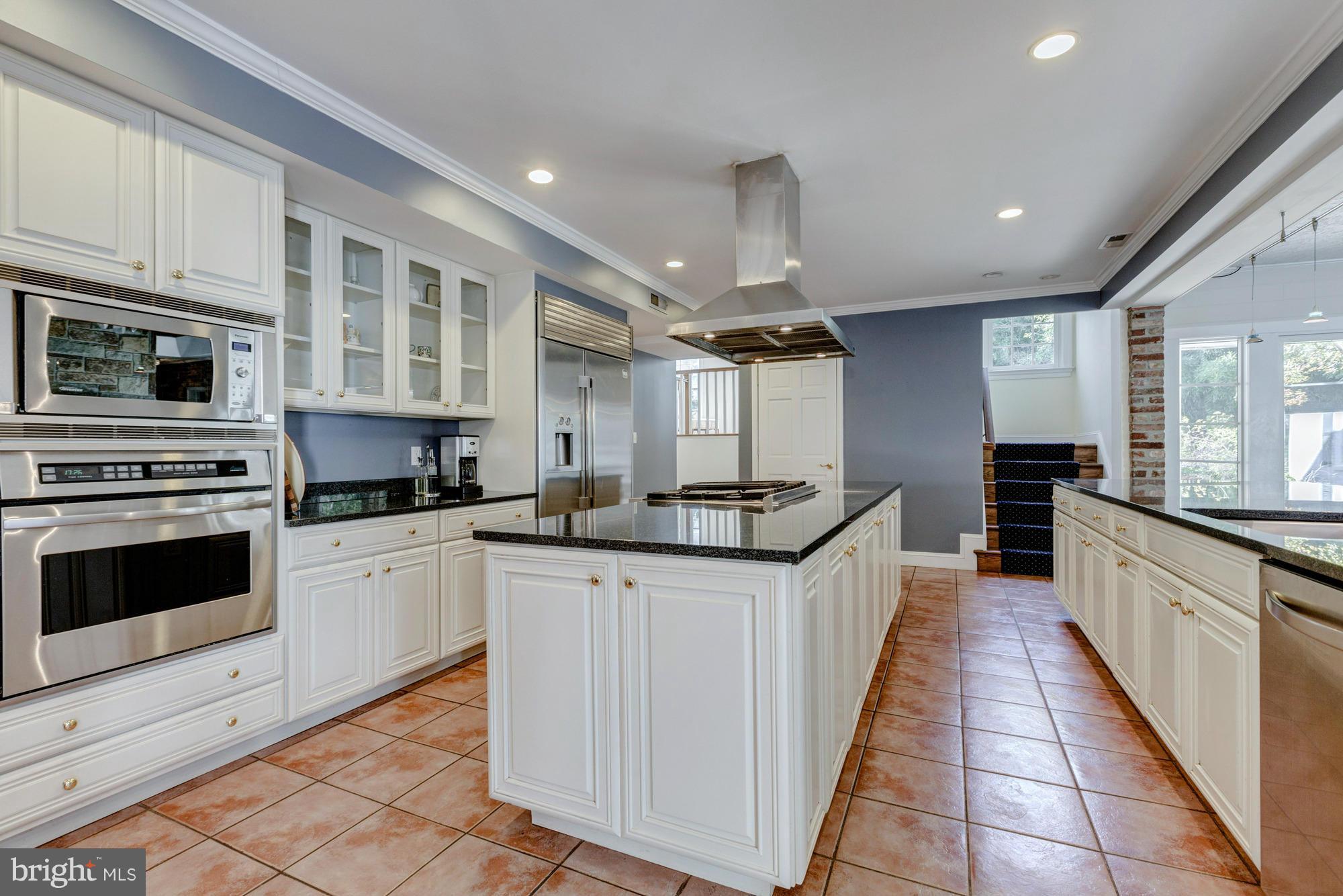 10110 Chapel Road Potomac, MD 20854 - Photo 5 of 26 Kitchen