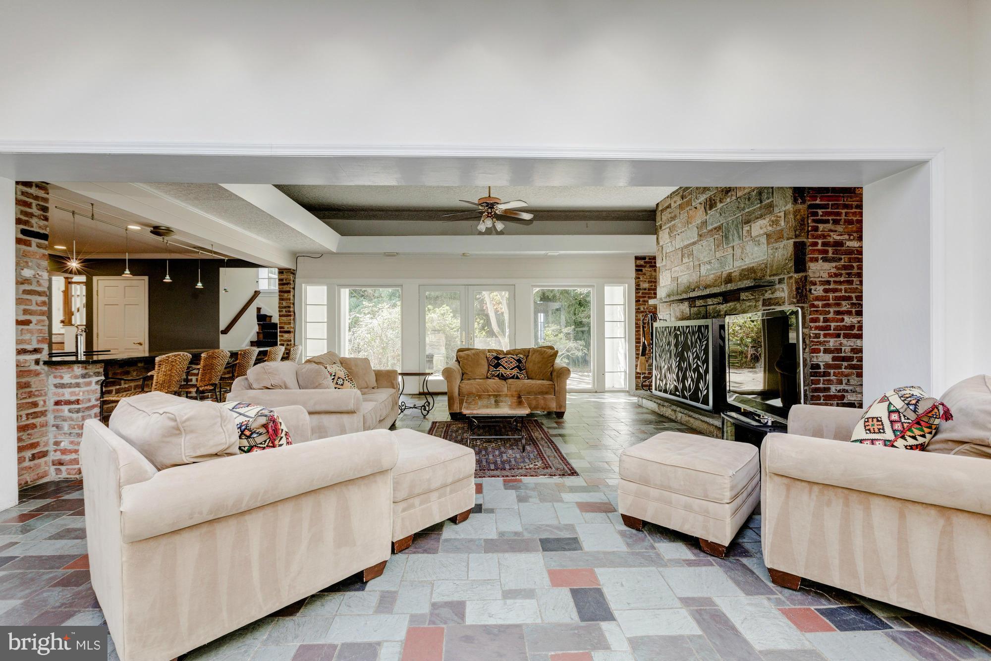 10110 Chapel Road Potomac, MD 20854 - Photo 10 of 26 Family Room