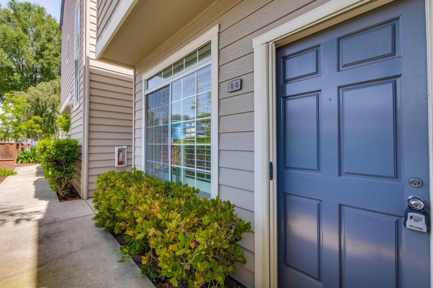 935 Old County Road, Unit 44 Belmont, CA 94002 - Photo 6 of 57