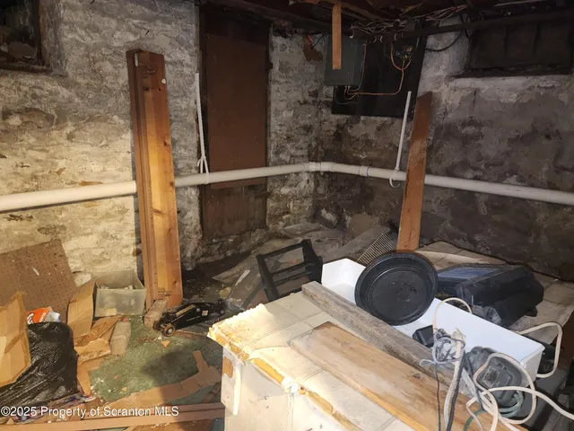 $220,000 | 1227-1229 Hampton Street, Scranton, PA 18504