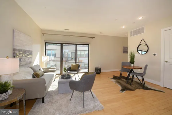 $3,650 | 5201 Wisconsin Avenue Northwest, Unit 406, Washington, DC 20015