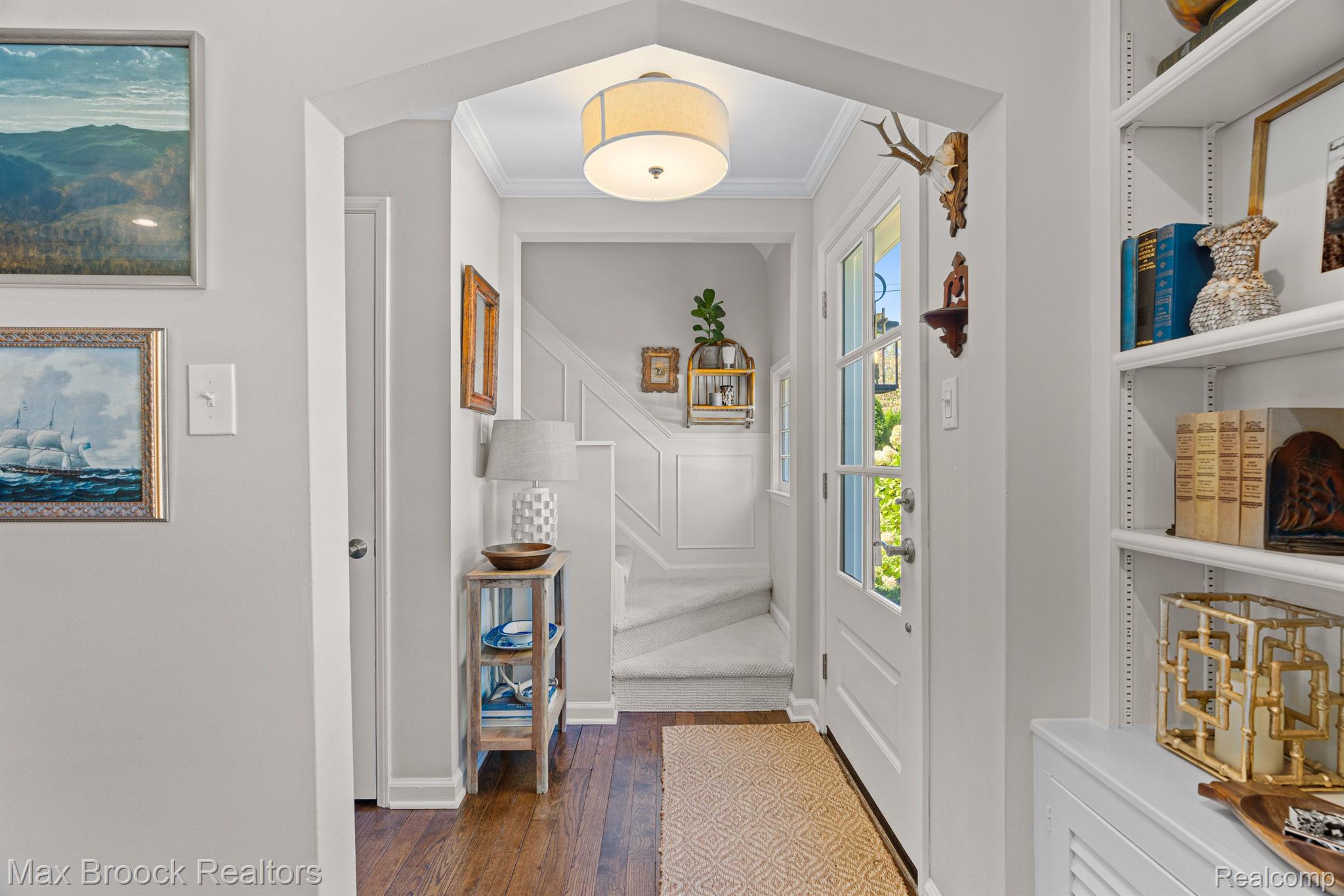 1408 Villa Road Birmingham, MI 48009 - Photo 3 of 24 Foyer