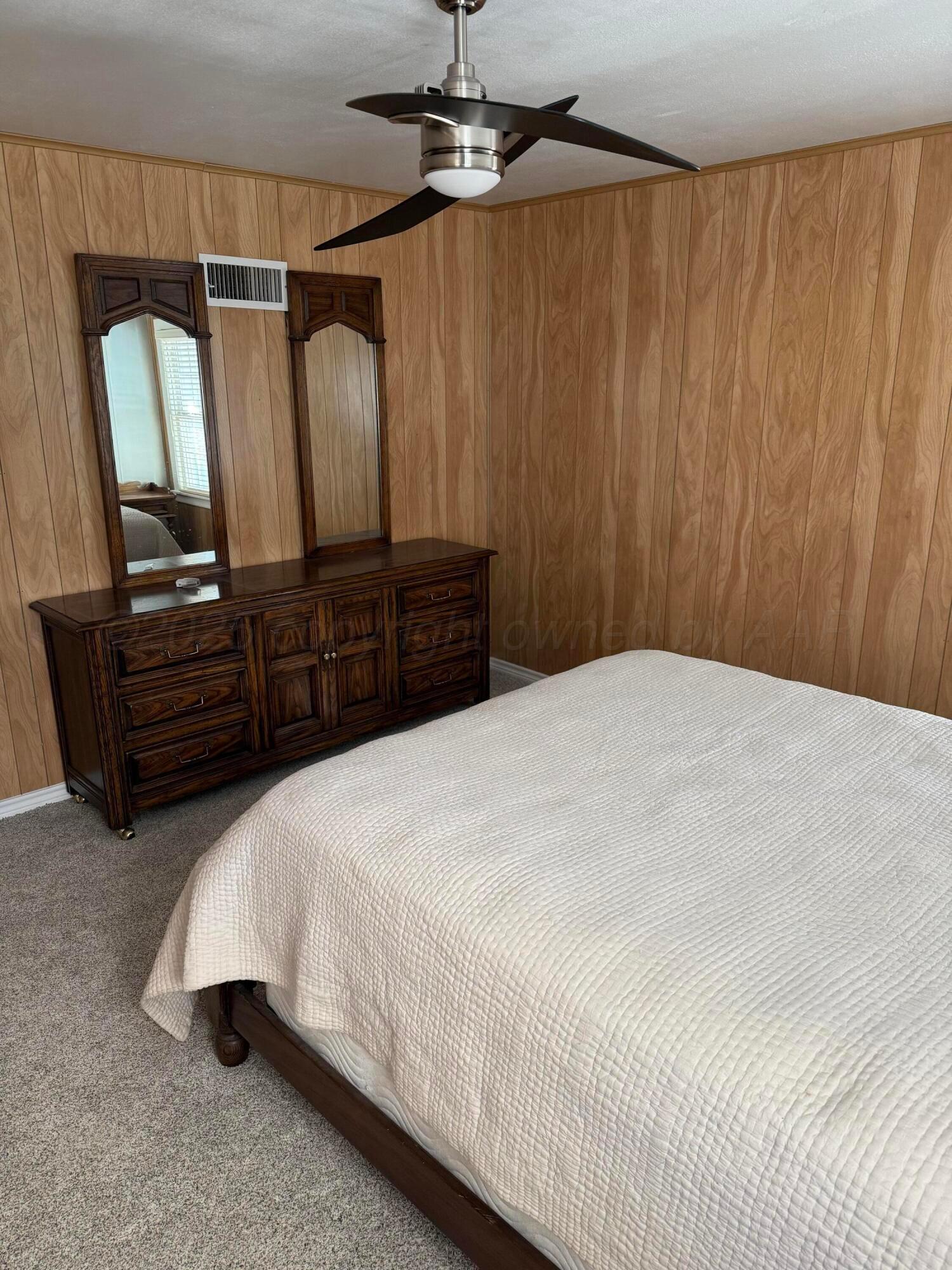 1915 Williston Street Pampa, TX 79065 - Photo 16 of 19 Middle bedroom