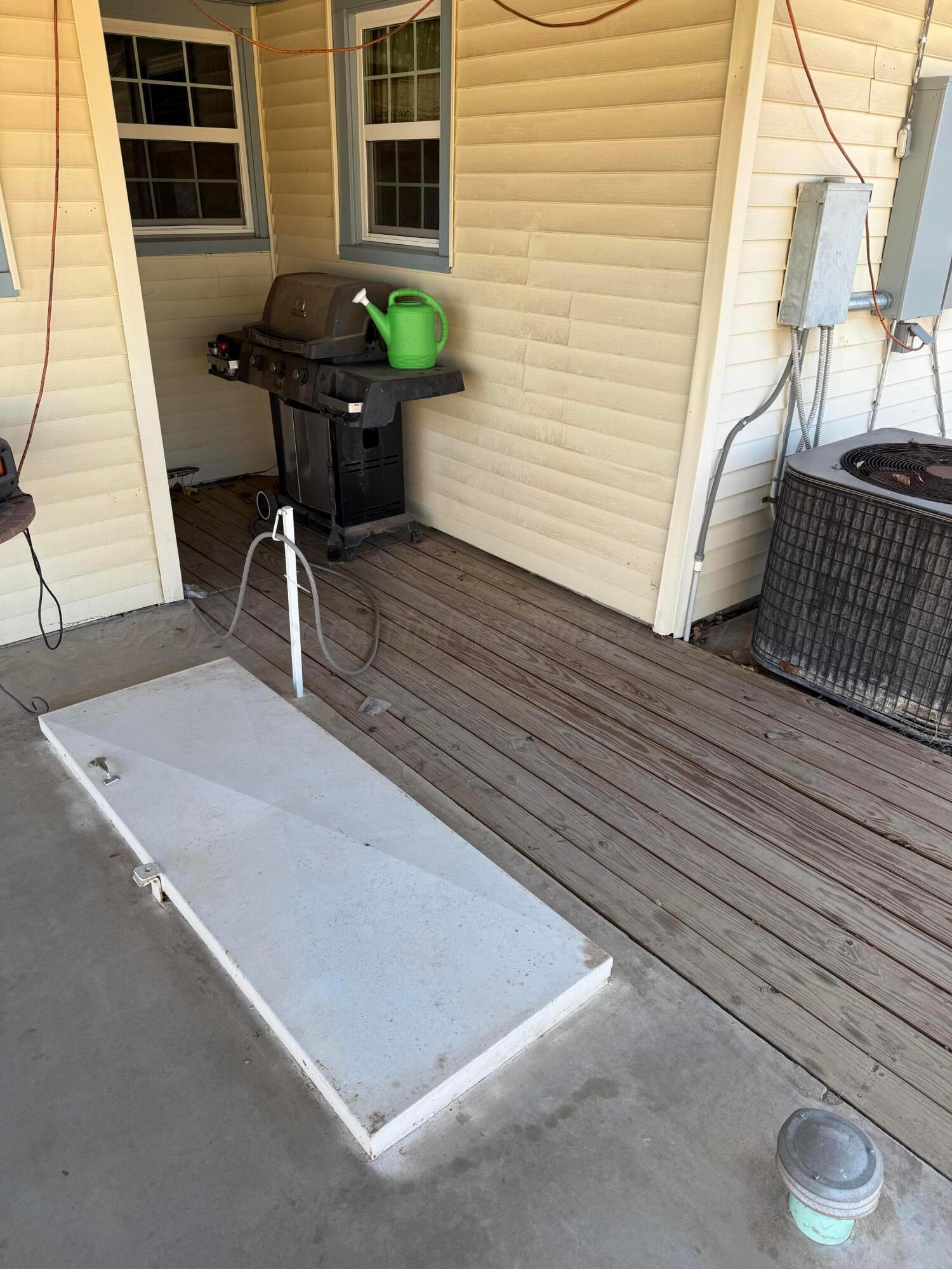 1915 Williston Street Pampa, TX 79065 - Photo 4 of 19 Covered patio