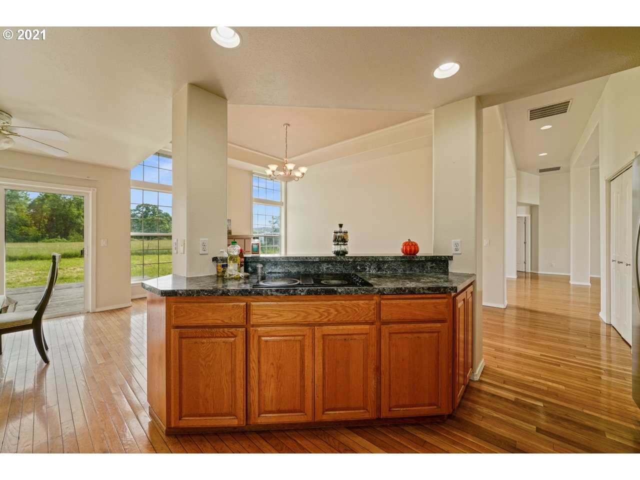 5275 Gaffin Road Southeast Salem, OR 97317 - Photo 15 of 31 Gallery Image 15