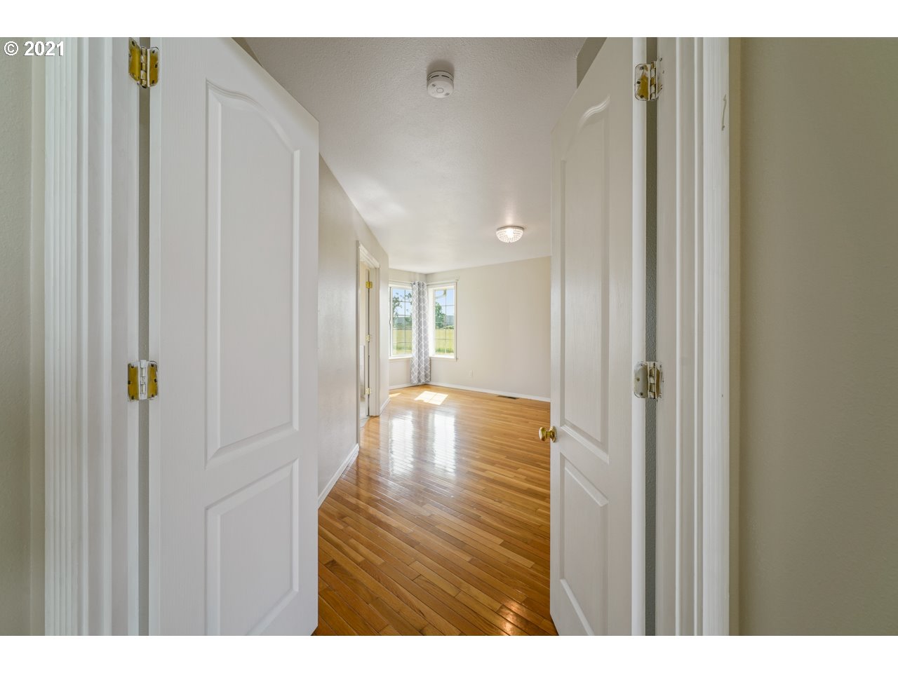 5275 Gaffin Road Southeast Salem, OR 97317 - Photo 16 of 31 Gallery Image 16