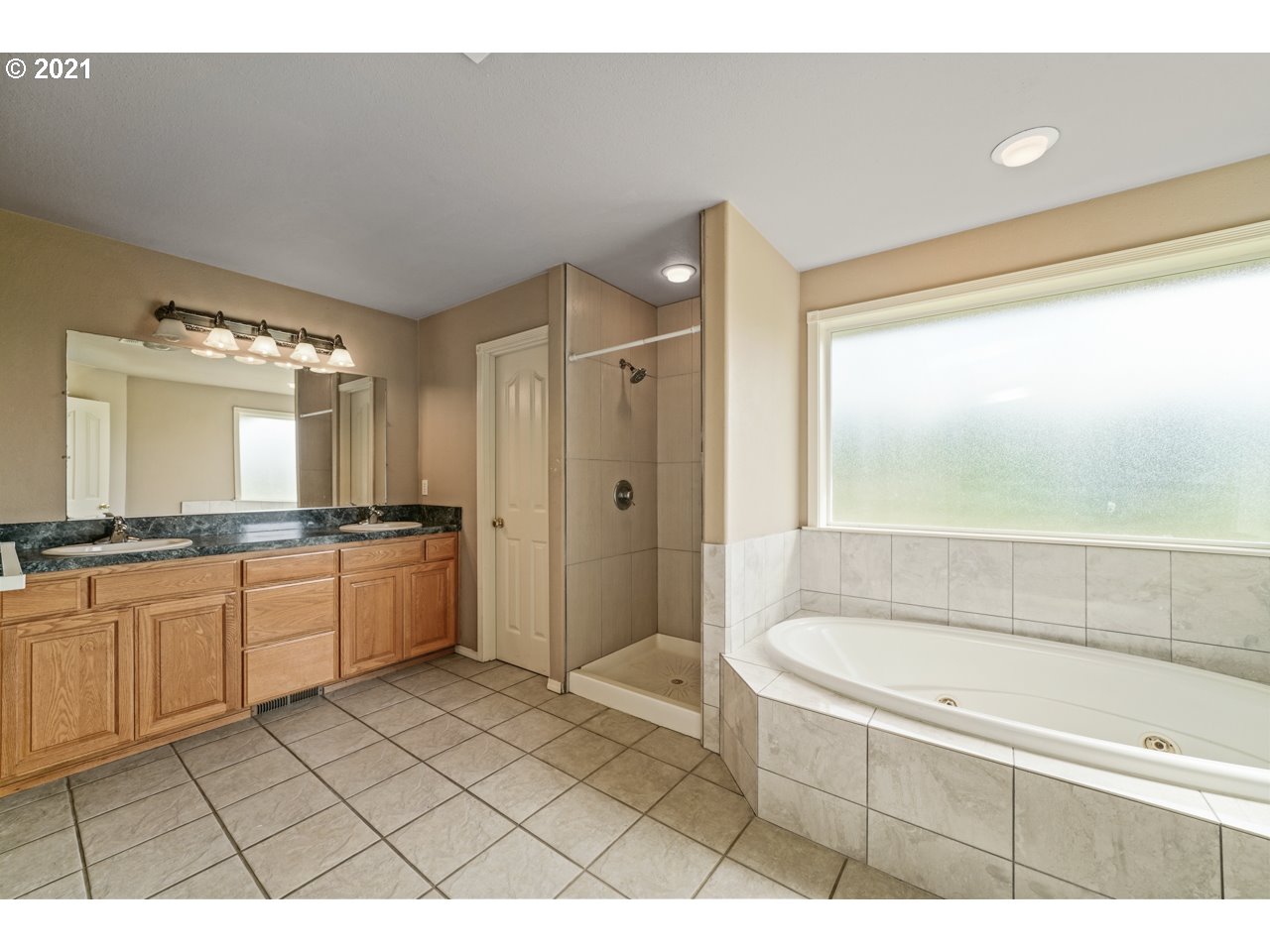 5275 Gaffin Road Southeast Salem, OR 97317 - Photo 18 of 31 Gallery Image 18