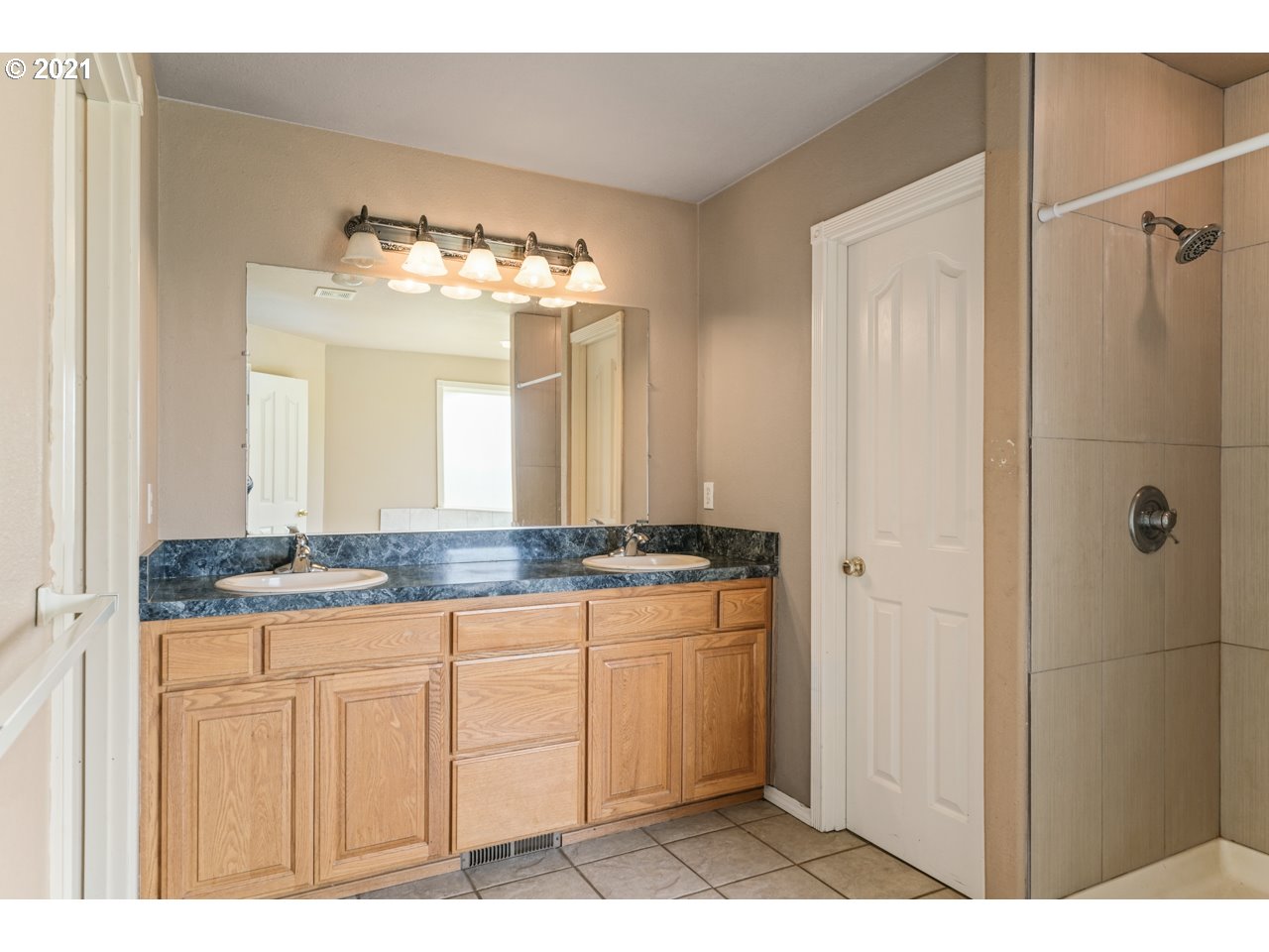5275 Gaffin Road Southeast Salem, OR 97317 - Photo 20 of 31 Gallery Image 20