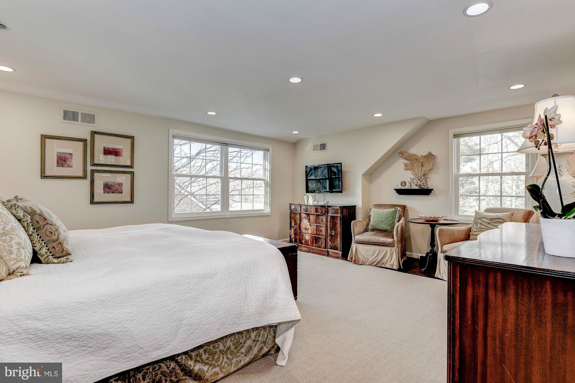 4404 Tournay Road Bethesda, MD 20816 - Photo 17 of 29 Owner's Suite