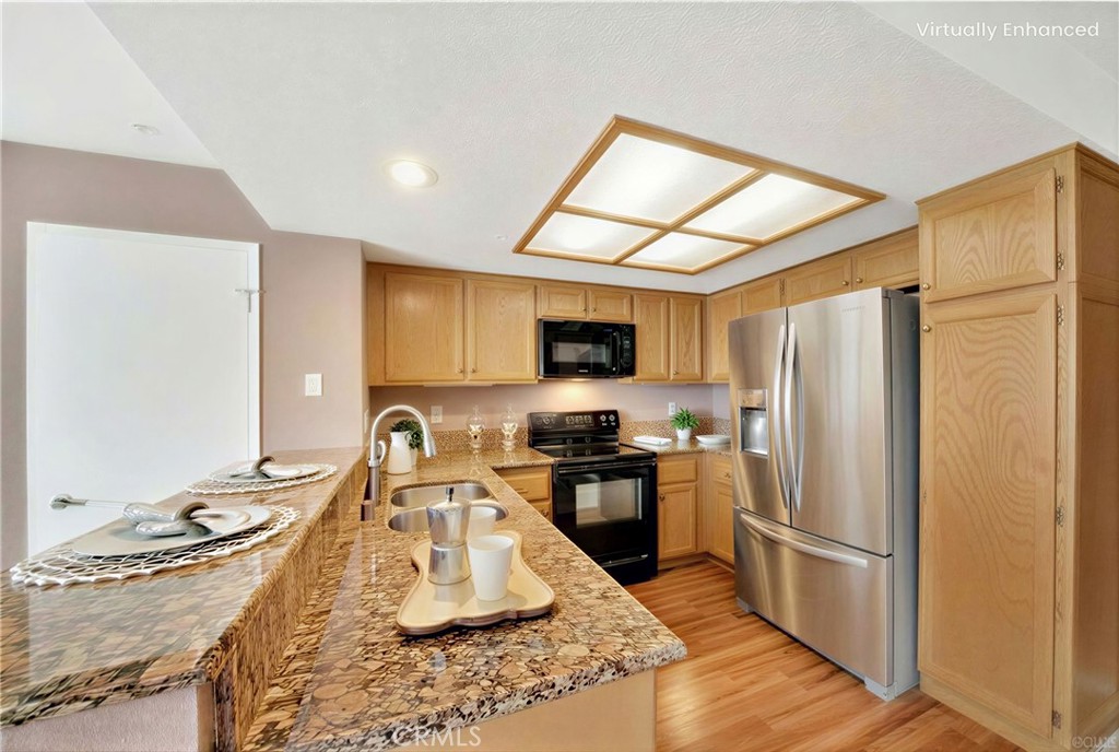 104 South Cross Creek Road, Unit M Orange, CA 92869 - Photo 4 of 33