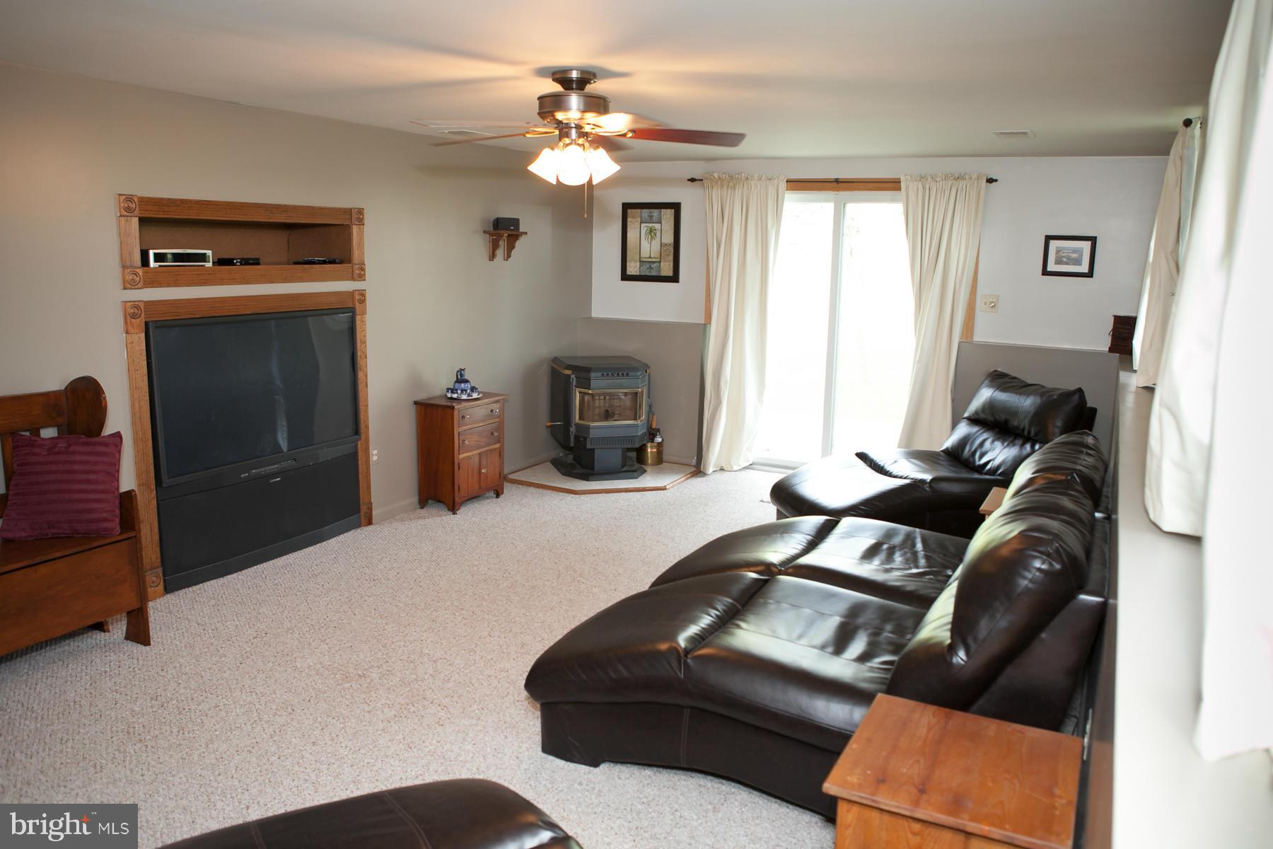 14950 Dover Road Reisterstown, MD 21136 - Photo 15 of 30 Family Room