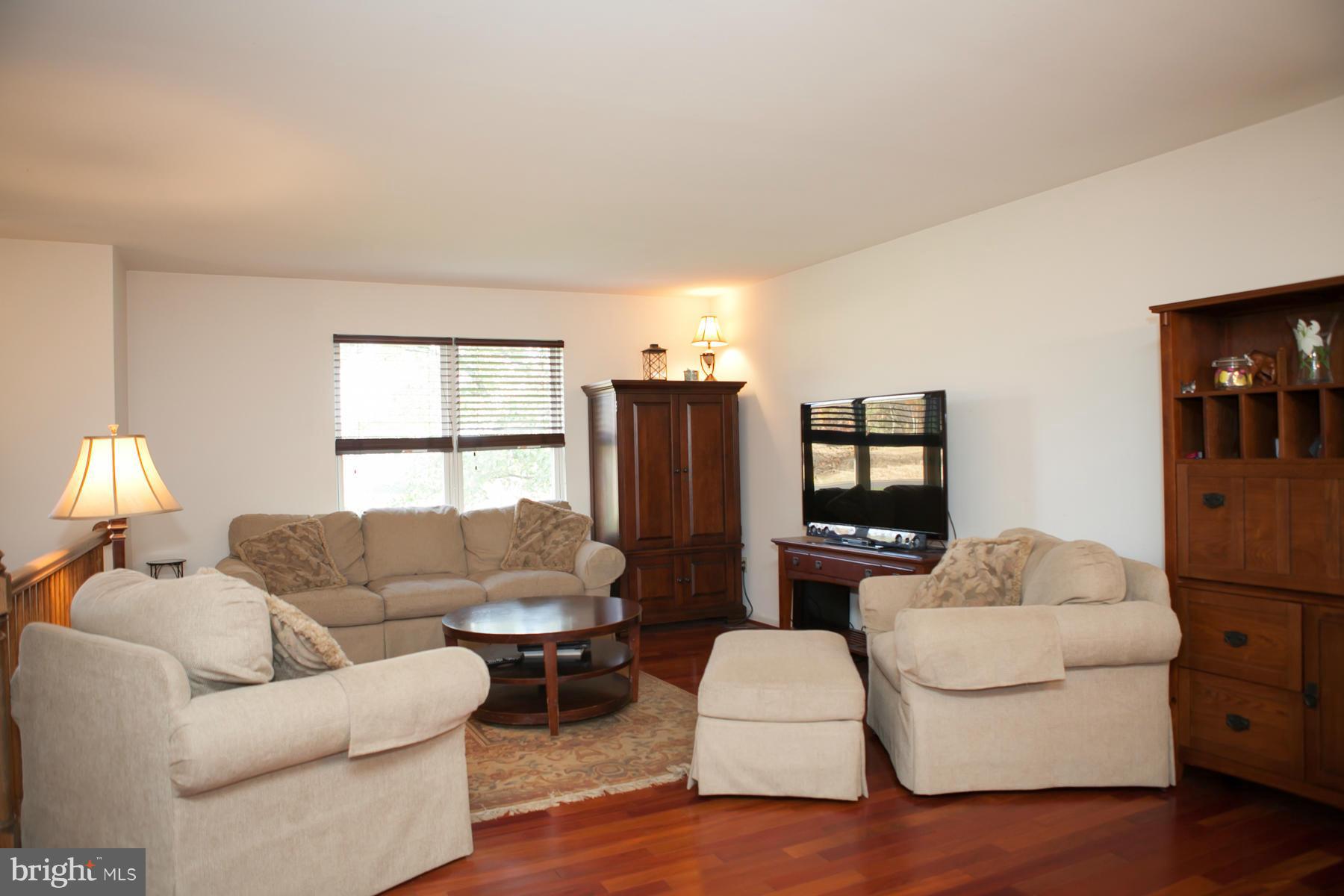 14950 Dover Road Reisterstown, MD 21136 - Photo 6 of 30 Living Room