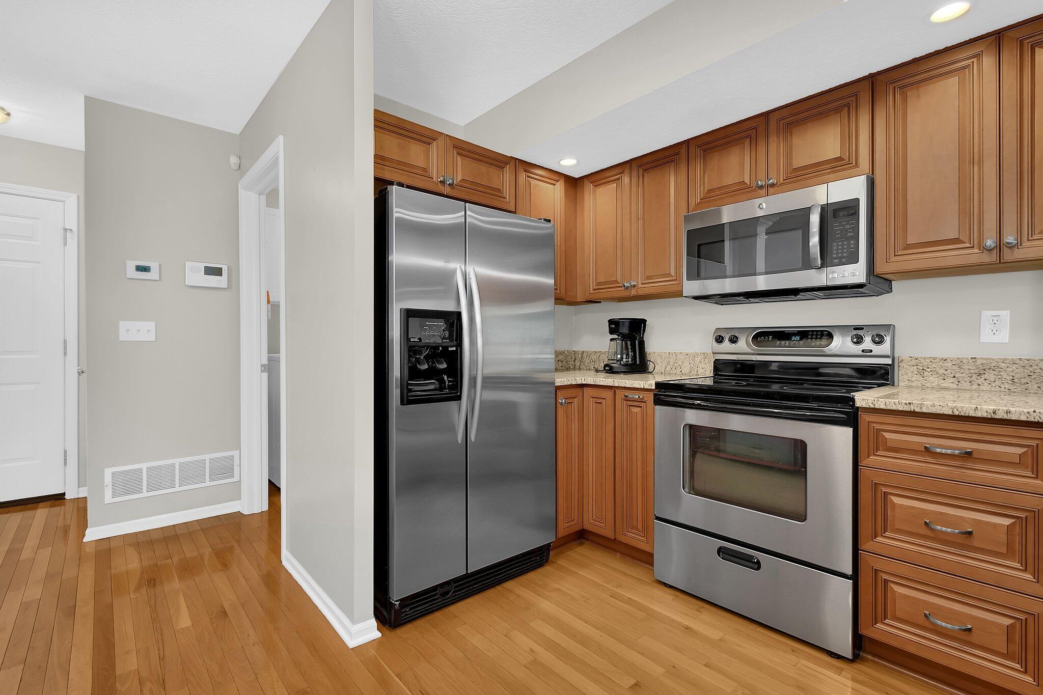 1197 Shagbark Road, Unit 20119 Columbus, OH 43230 - Photo 8 of 27 Kitchen