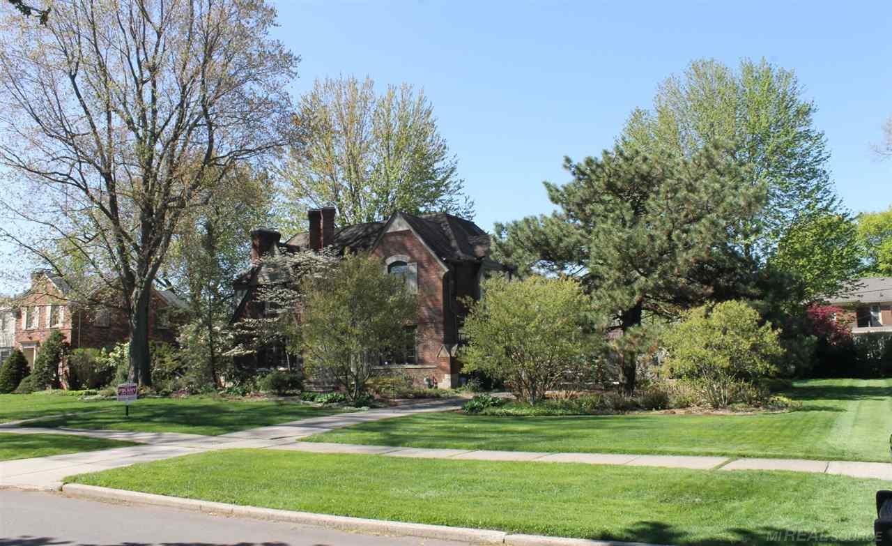 729 Pemberton Road Grosse Pointe Park, MI 48230 - Photo 3 of 46