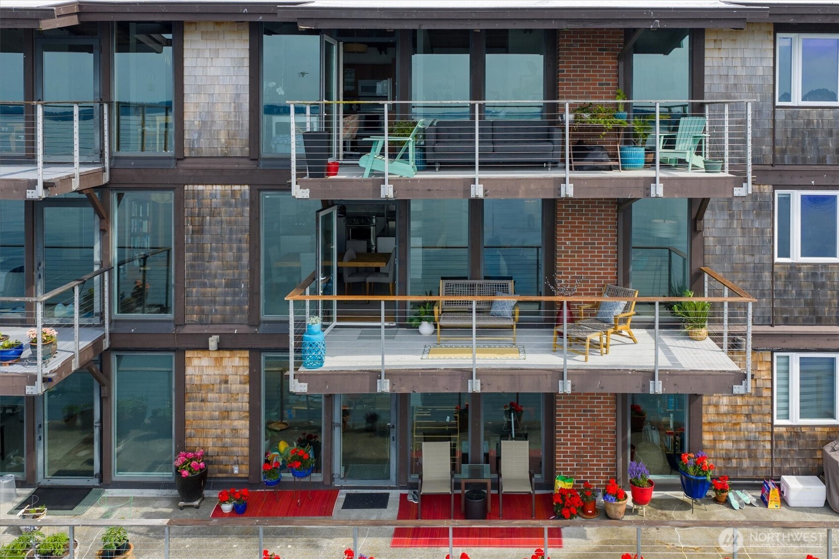 3717 Beach Drive Southwest, Unit 207 Seattle, WA 98116 - Photo 36 of 40 a view of the windows of the house