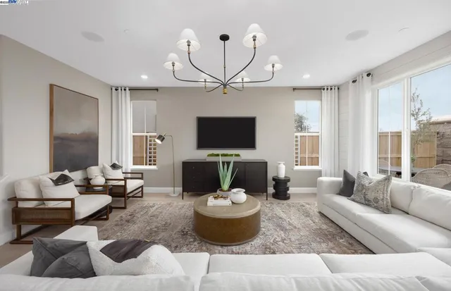 $1,062,630 | 339-339 East Bobby Gln Court, Tracy, CA 95391