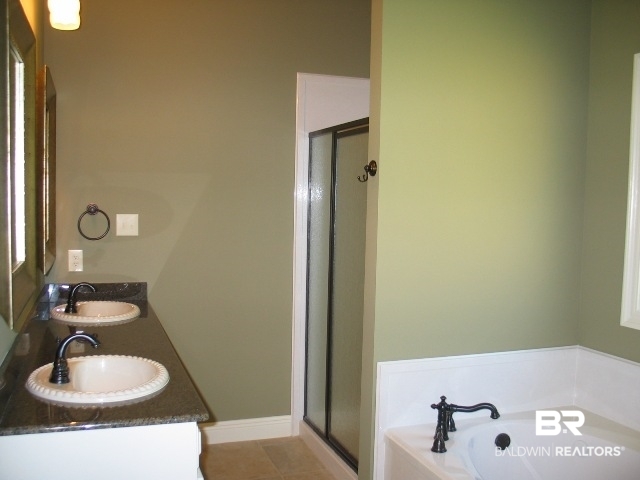 7021 Carson Lane Daphne, AL 36527 - Photo 10 of 18 Master Bathroom