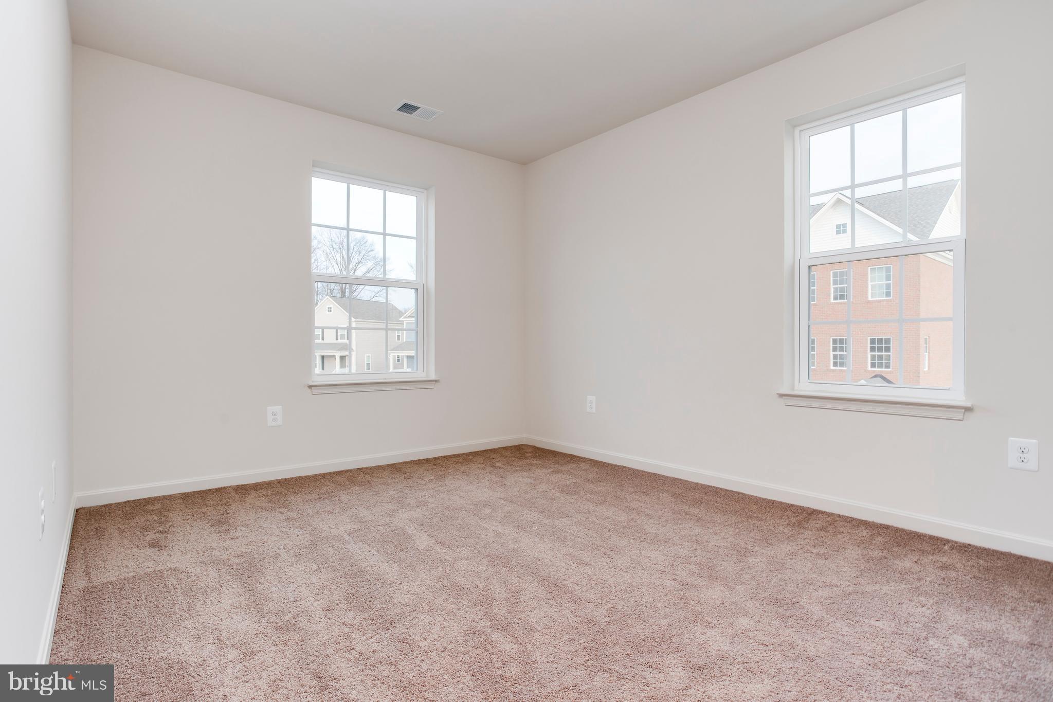 13 Back River Neck Road Baltimore, MD 21221 - Photo 14 of 30 an empty room with windows