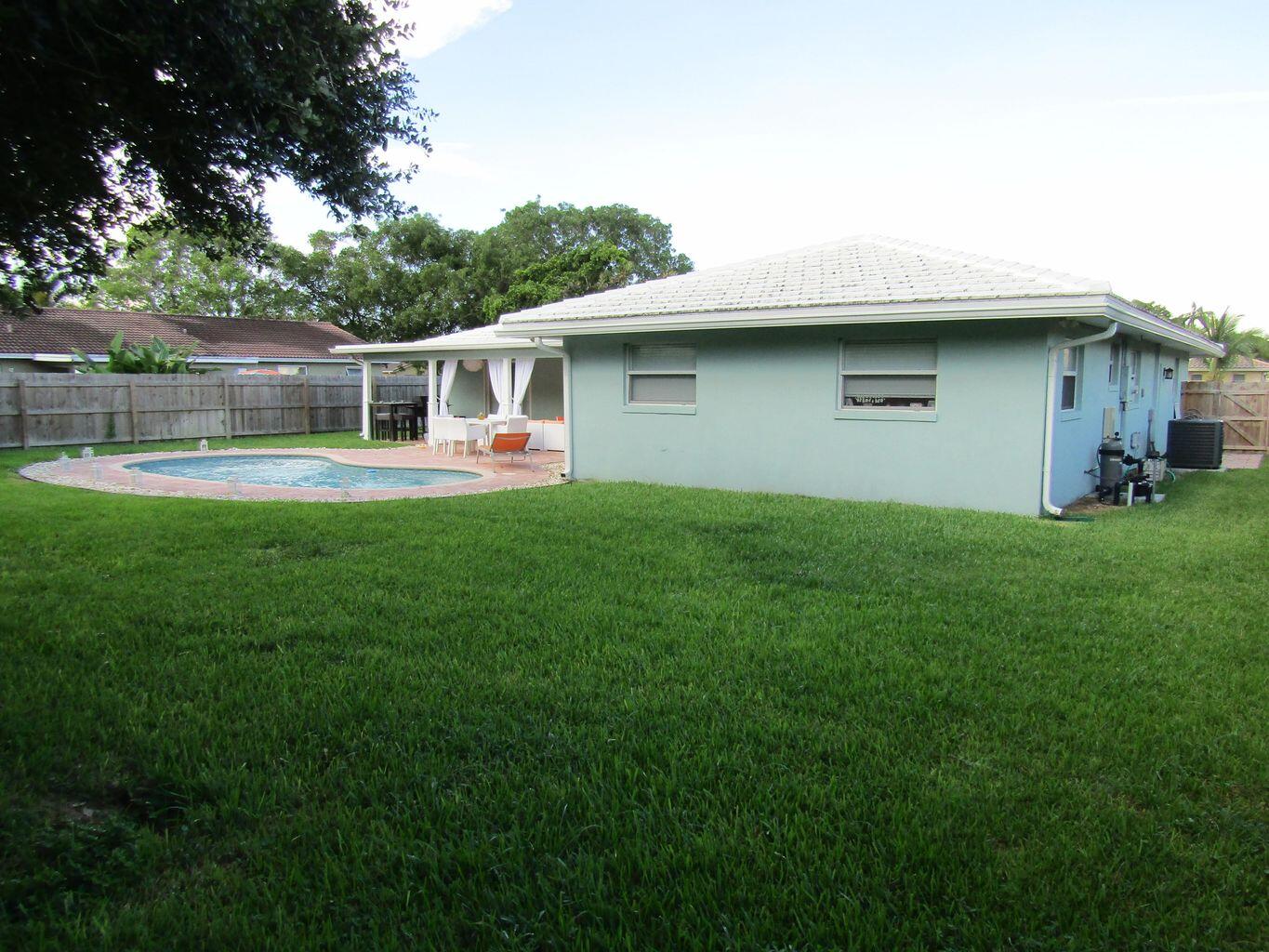 3244 Northwest 25th Way Boca Raton, FL 33434 - Photo 7 of 20 25thExt6