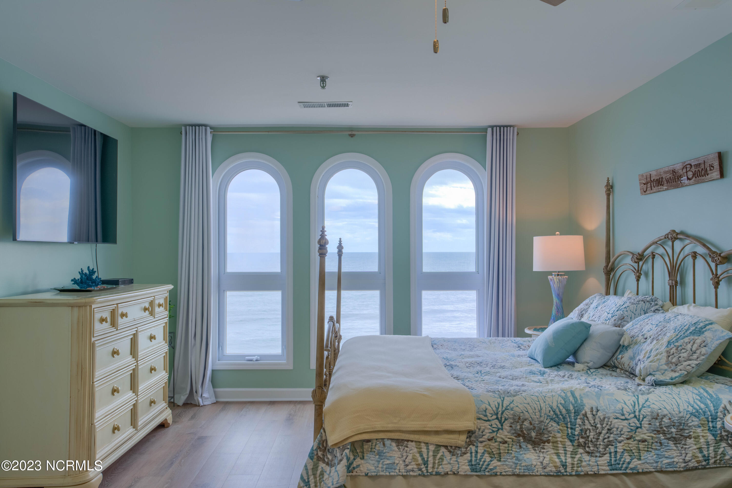 790 New River Inlet Road, Unit 416B North Topsail Beach, NC 28460 - Photo 19 of 35 Master bedroom