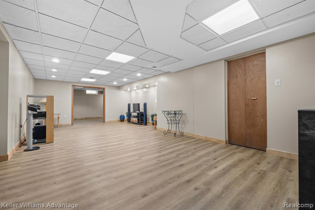 24806 Power Road Farmington, MI 48336 - Photo 31 of 46 Gallery Image 31