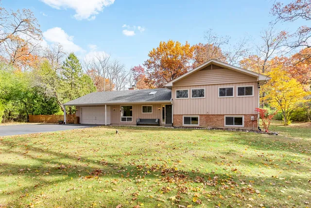 $575,000 | 185 Kimberly Road, North Barrington, IL 60010