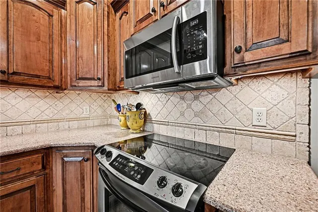 $625,000 | 604 Indian Trail Court, Smithville, MO 64089