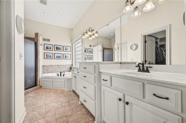 $625,000 | 604 Indian Trail Court, Smithville, MO 64089