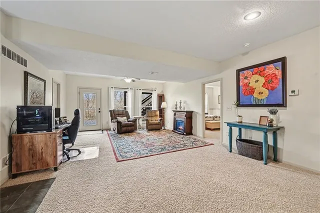 $625,000 | 604 Indian Trail Court, Smithville, MO 64089