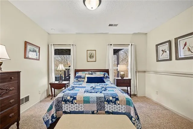 $625,000 | 604 Indian Trail Court, Smithville, MO 64089