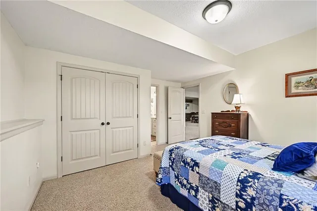 $625,000 | 604 Indian Trail Court, Smithville, MO 64089