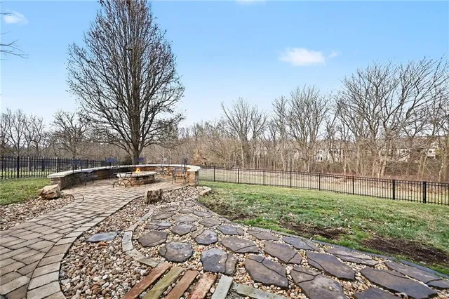 $625,000 | 604 Indian Trail Court, Smithville, MO 64089