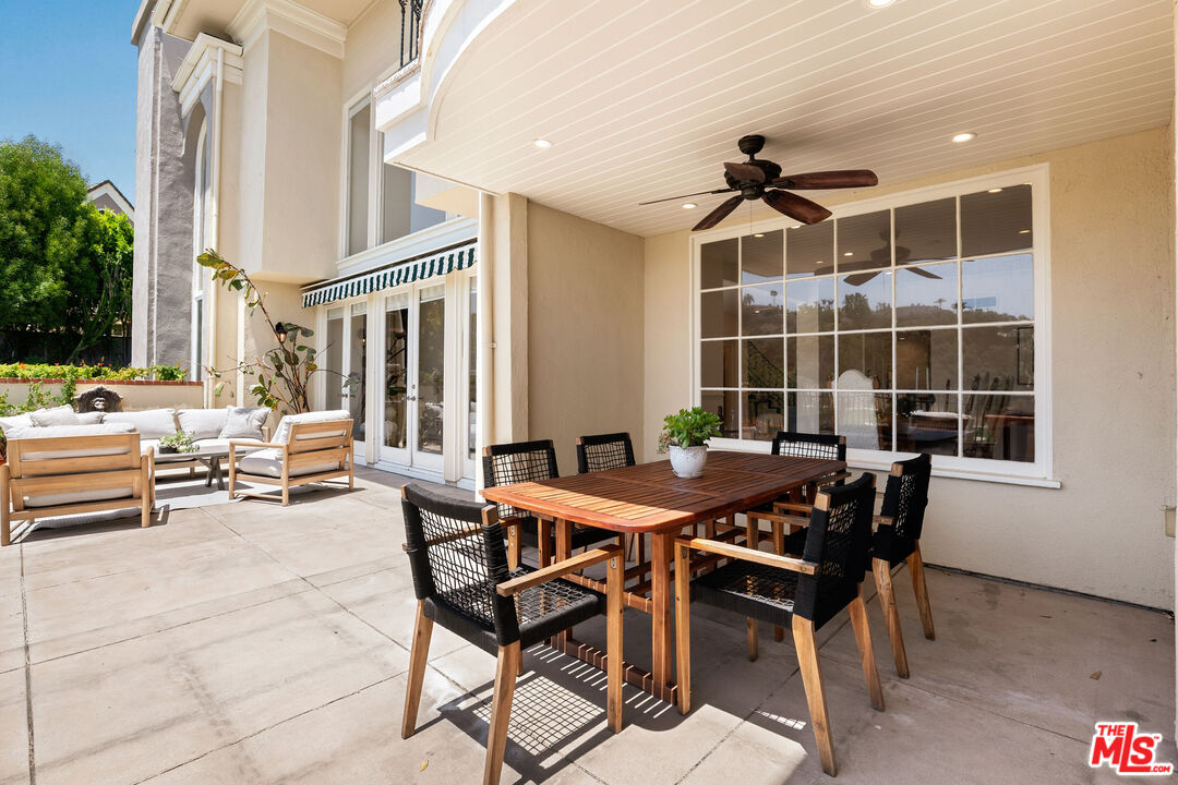 2125 Ridge Drive Los Angeles, CA 90049 - Photo 26 of 32