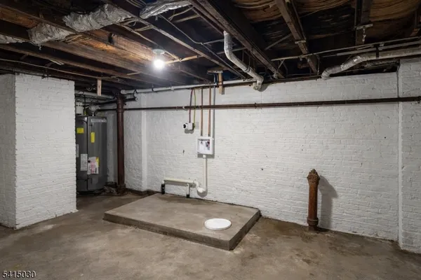 $2,900 | 64 North 13th Street, Unit 1, Newark, NJ 07107