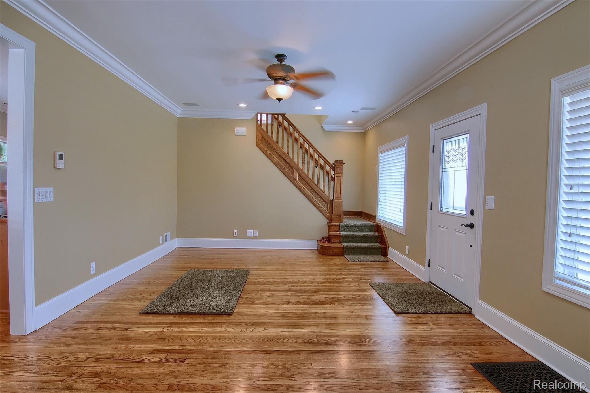 550 Goddard Road Wyandotte, MI 48192 - Photo 5 of 29 5-Great Room.jpg