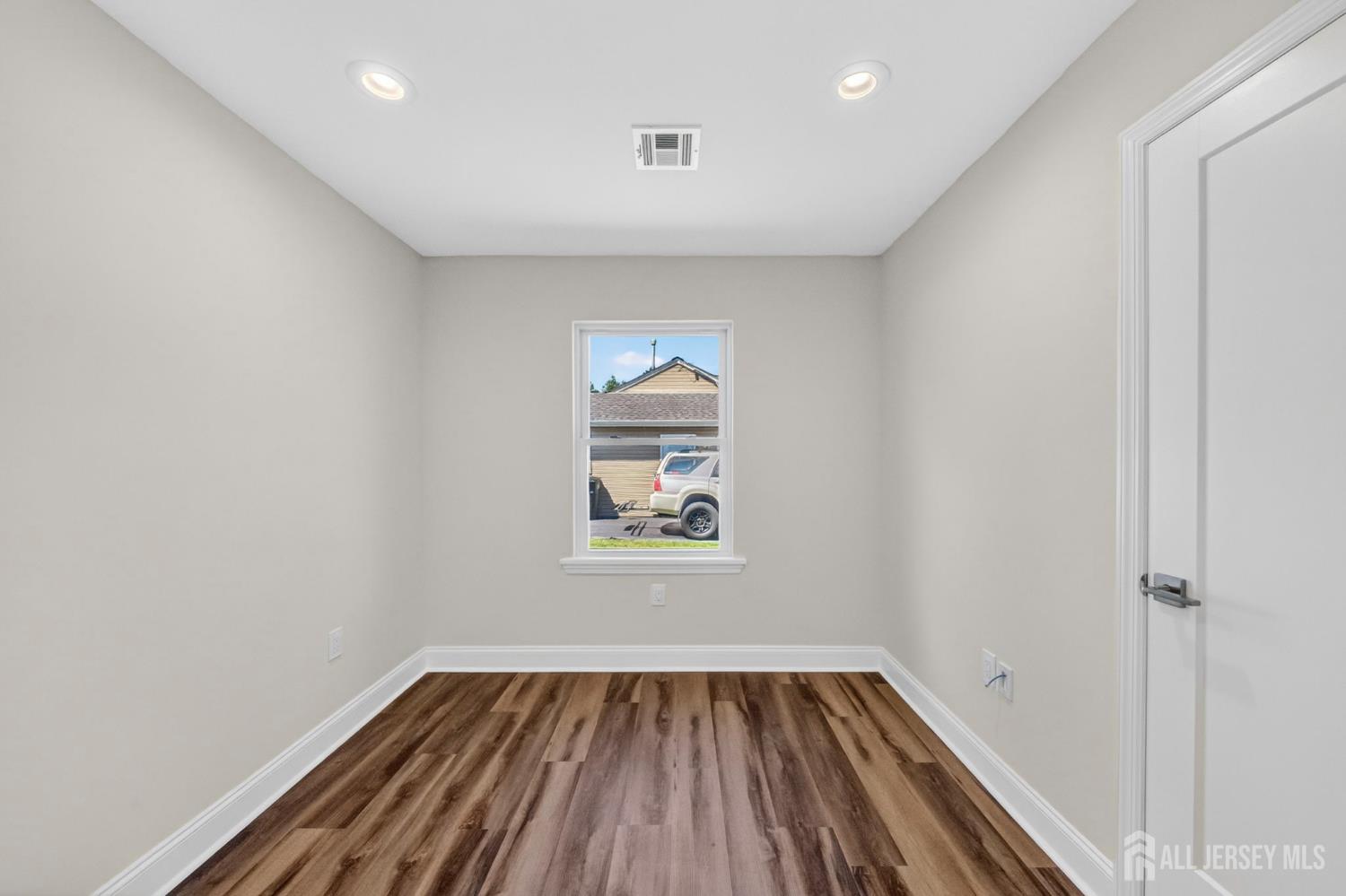 19 Springdale Road Kendall Park, NJ 08824 - Photo 19 of 41