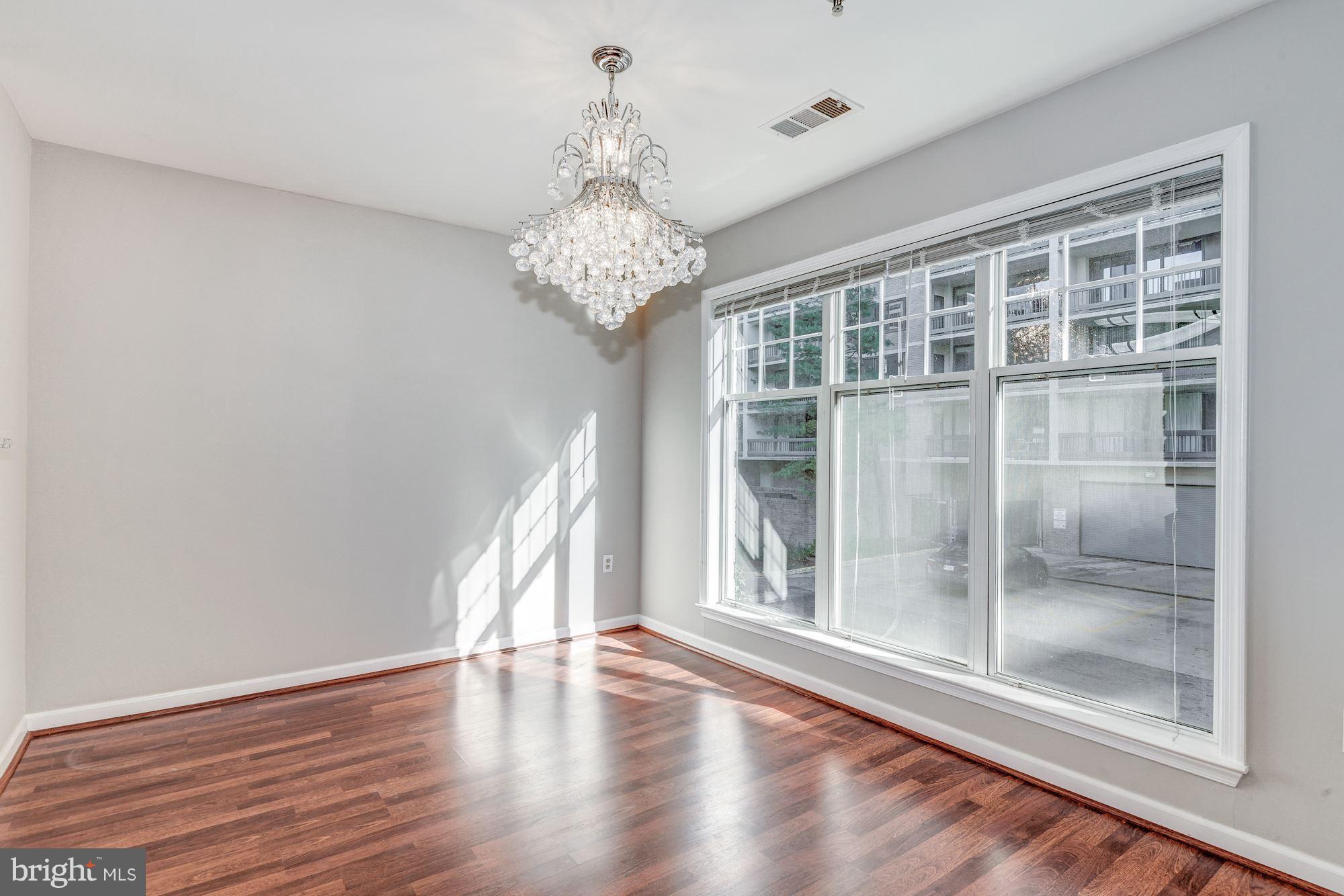 5563 Seminary Road, Unit 112 Falls Church, VA 22041 - Photo 13 of 30 Dining Room