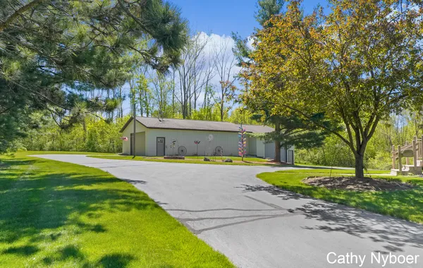 $825,000 | 9270 Baumhoff Avenue Northwest, Sparta, MI 49345