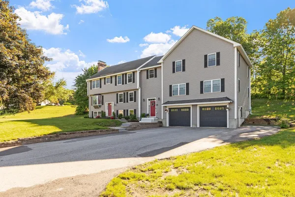 $925,000 | 25 Riverview Circle, Litchfield, NH 03052