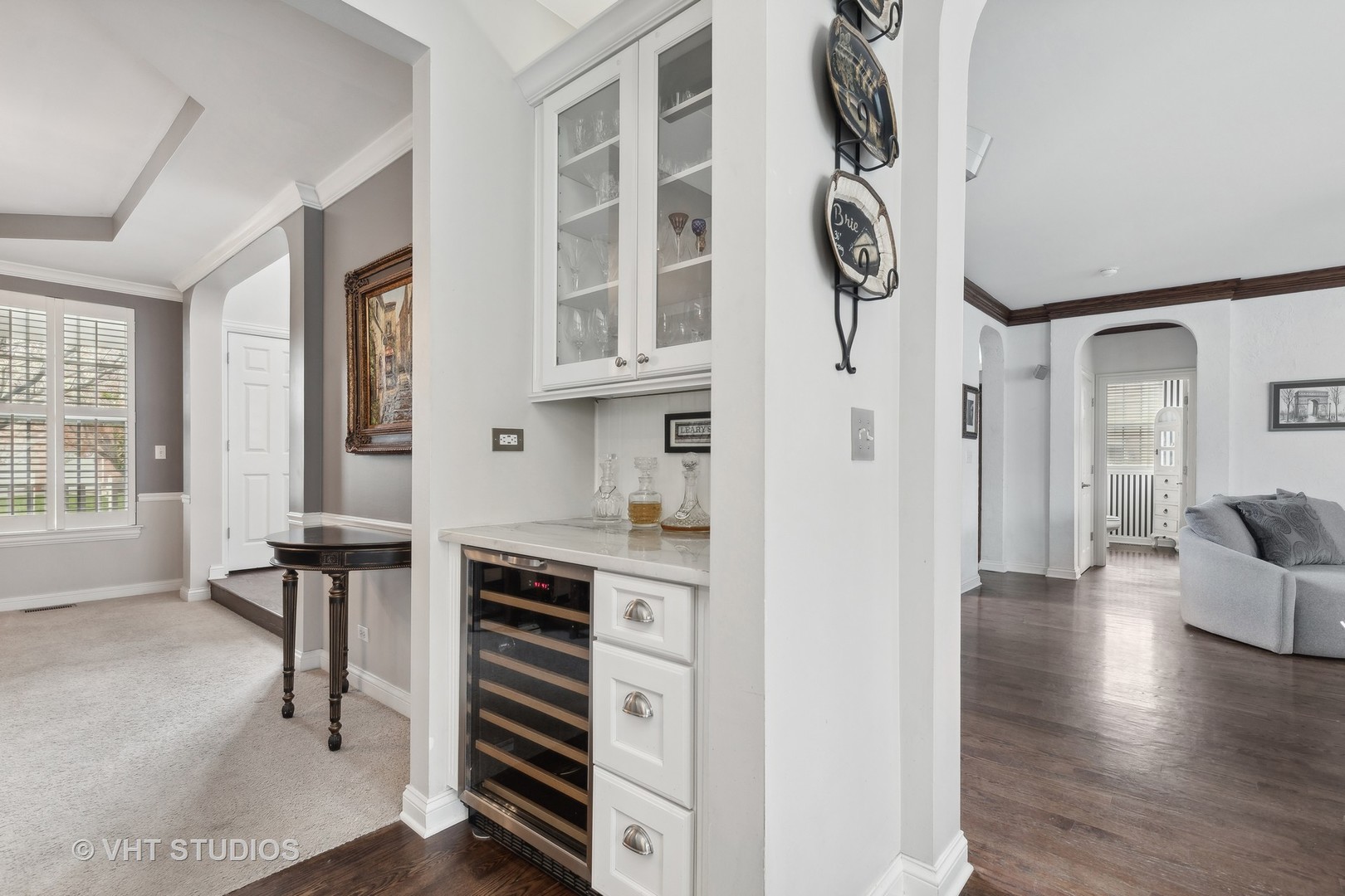 303 Saddle Lane Fox River Grove, IL 60021 - Photo 28 of 70 a view of living room with furniture and wooden floor