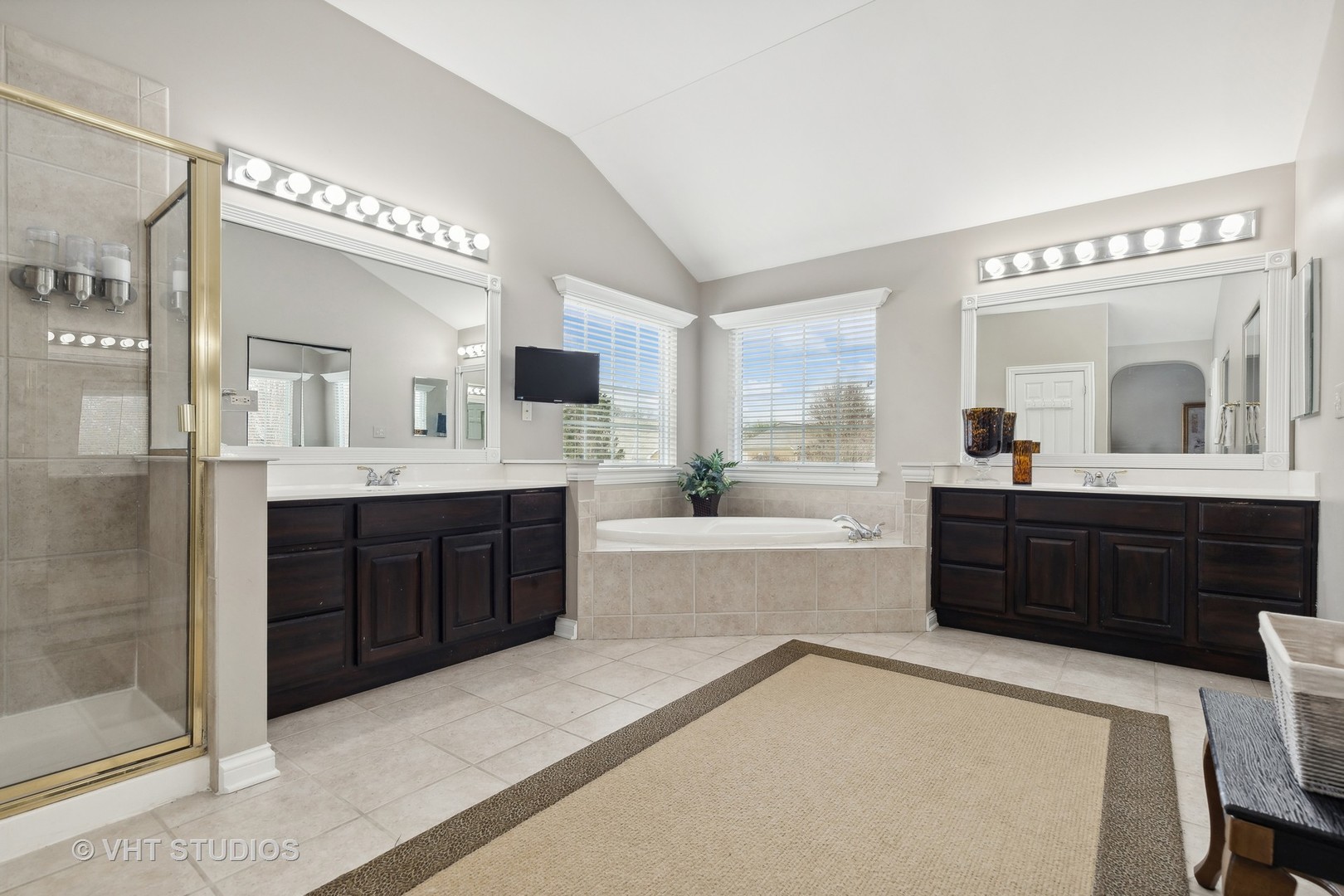 303 Saddle Lane Fox River Grove, IL 60021 - Photo 50 of 70 a spacious bathroom with a tub sink and mirror
